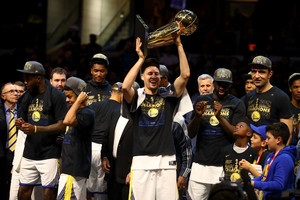 Голден Стэйт разгромил Кливленд и стал чемпионом НБА